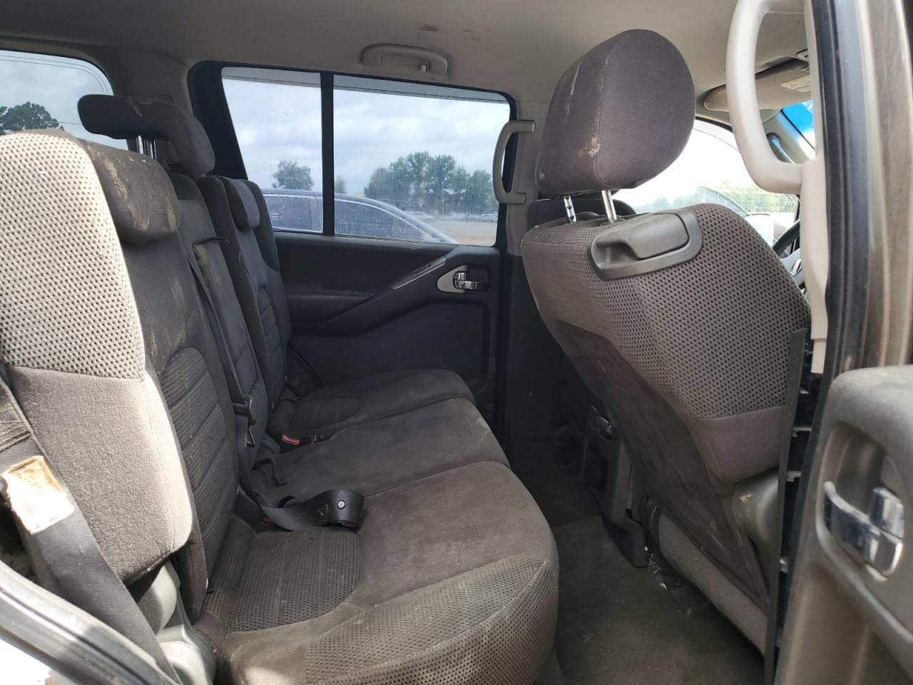Nissan Pathfinder Le