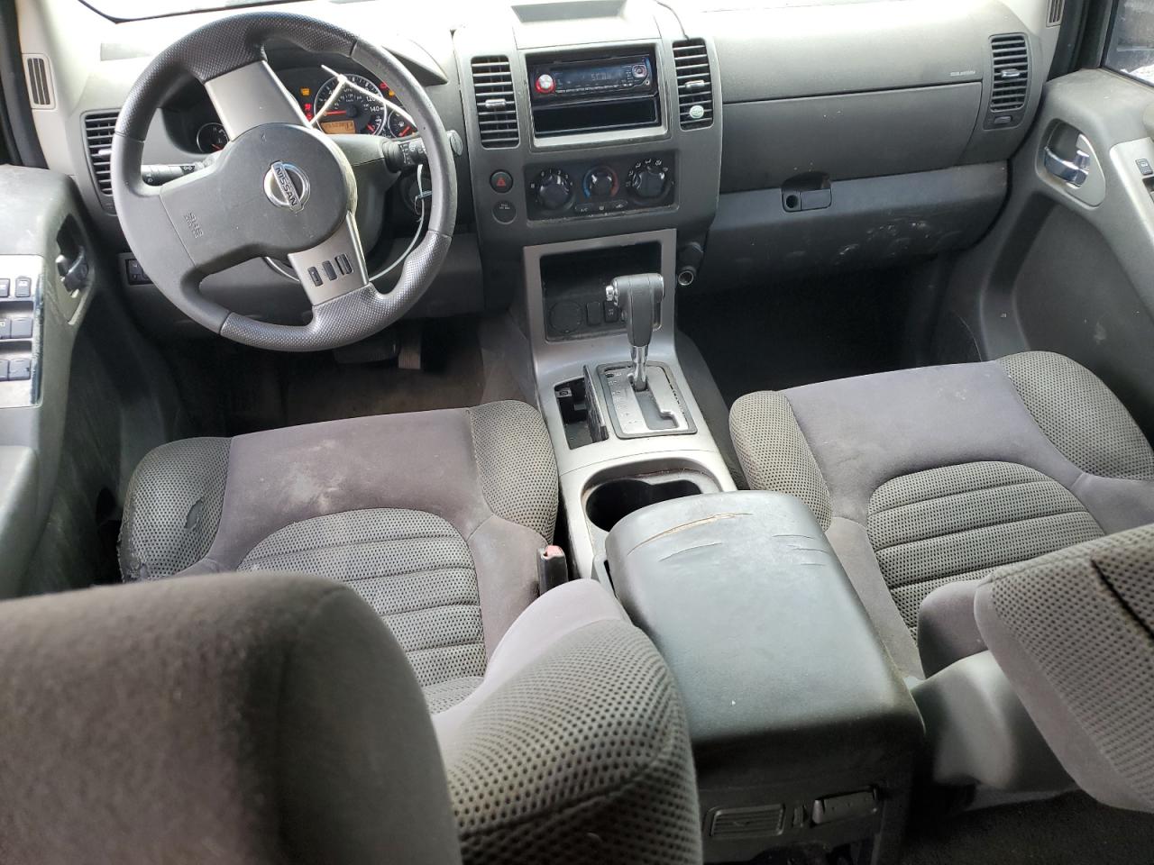 Nissan Pathfinder Le