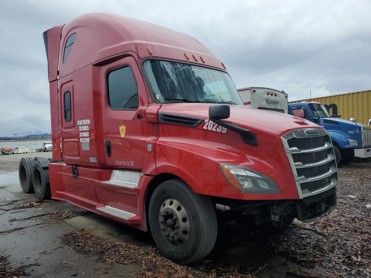 Salvage Freightliner Cascadia 1 Image