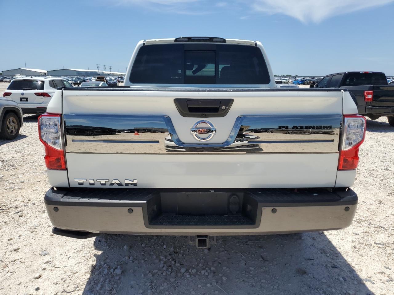 Nissan Titan Sv