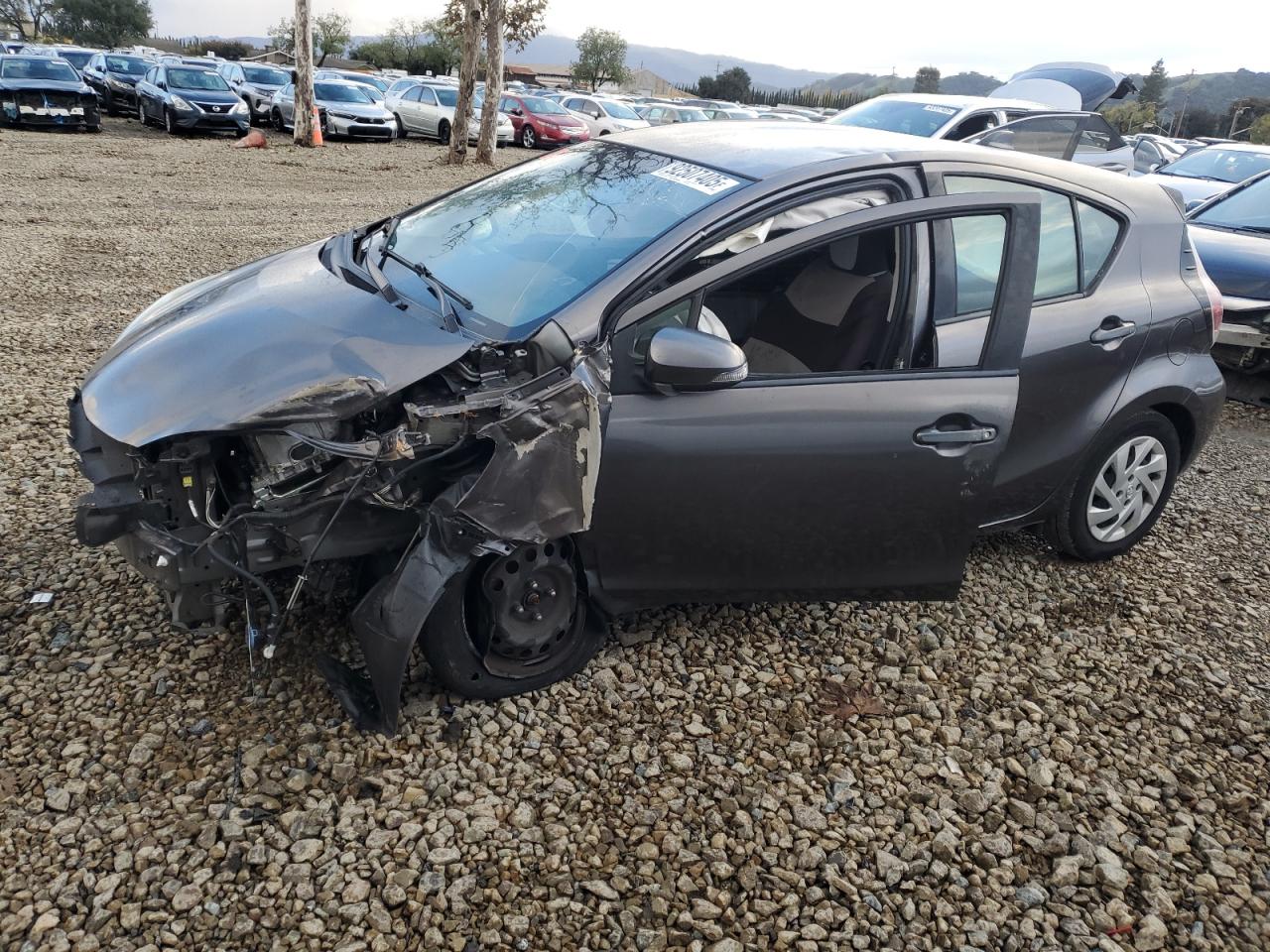Salvage Toyota Prius Image