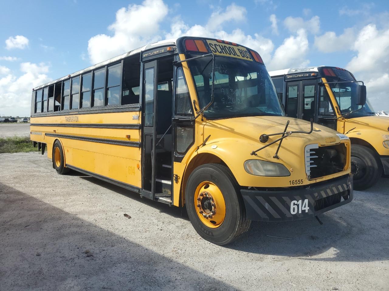 Salvage Freightliner Saf-t-line Image