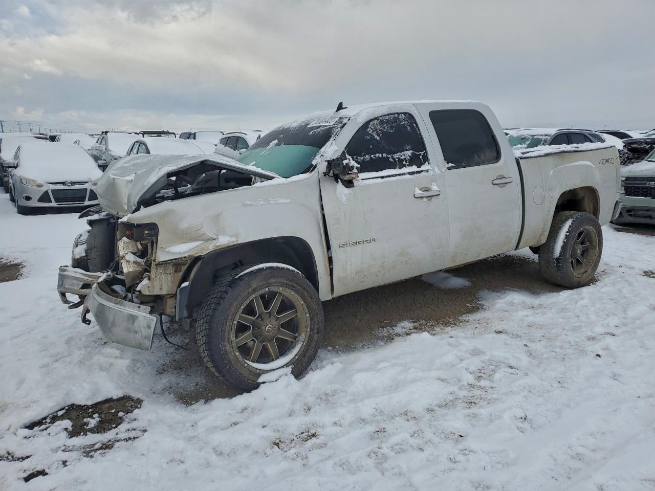 Salvage GMC Sierra Image