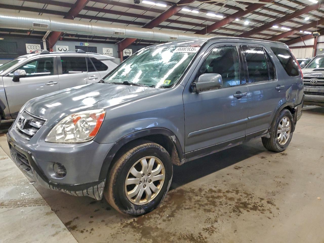 Salvage Honda Crv Image