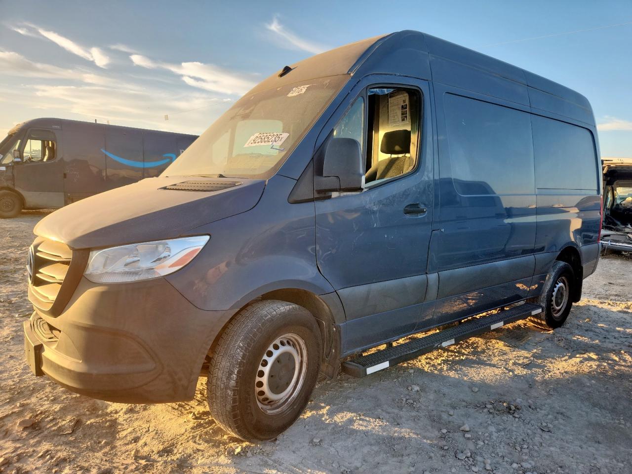 Salvage Mercedes-Benz Sprinter Image
