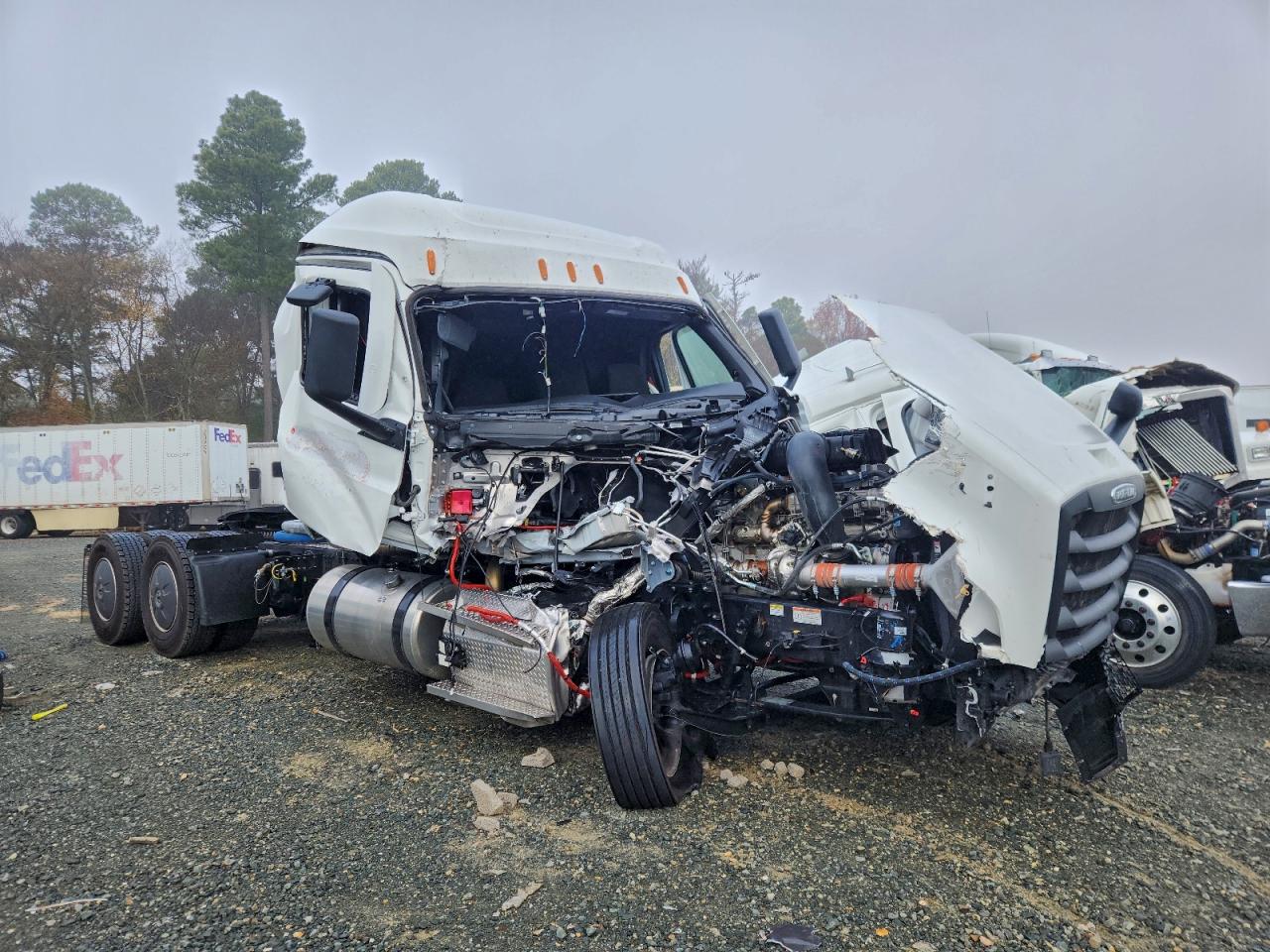 Salvage Freightliner Cascadia 1 Image