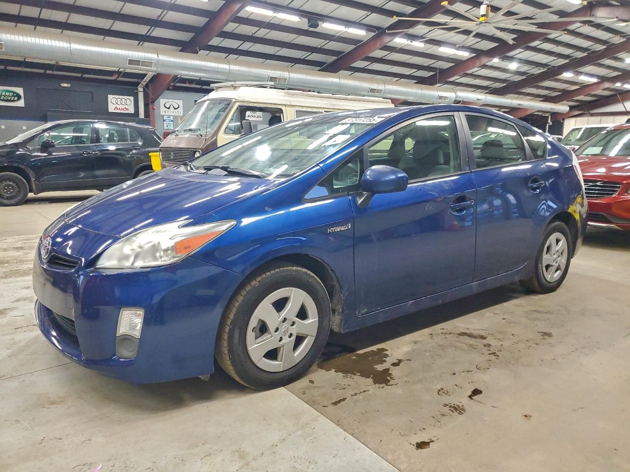 Salvage Toyota Prius Image