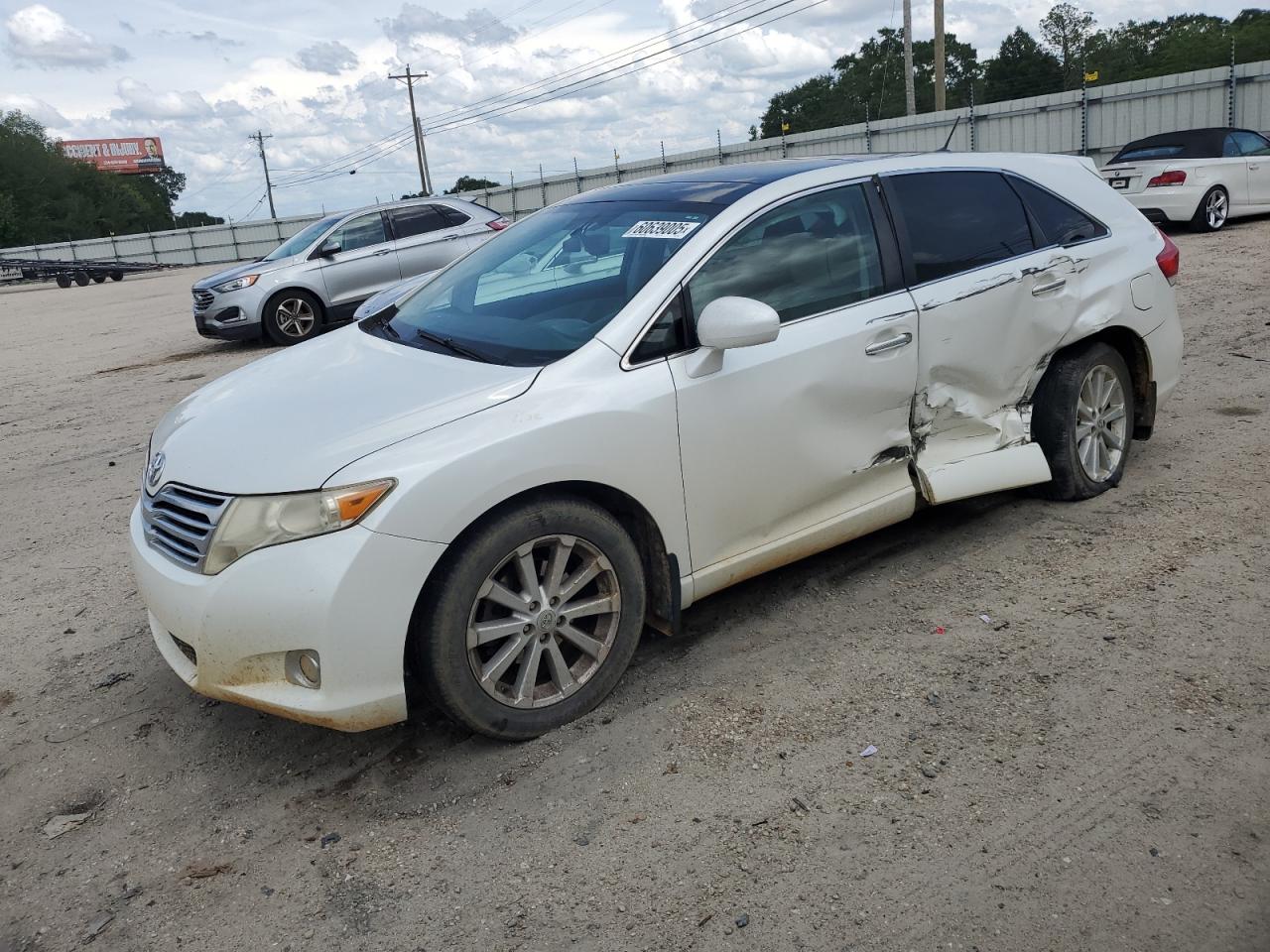 Salvage Toyota Venza Image