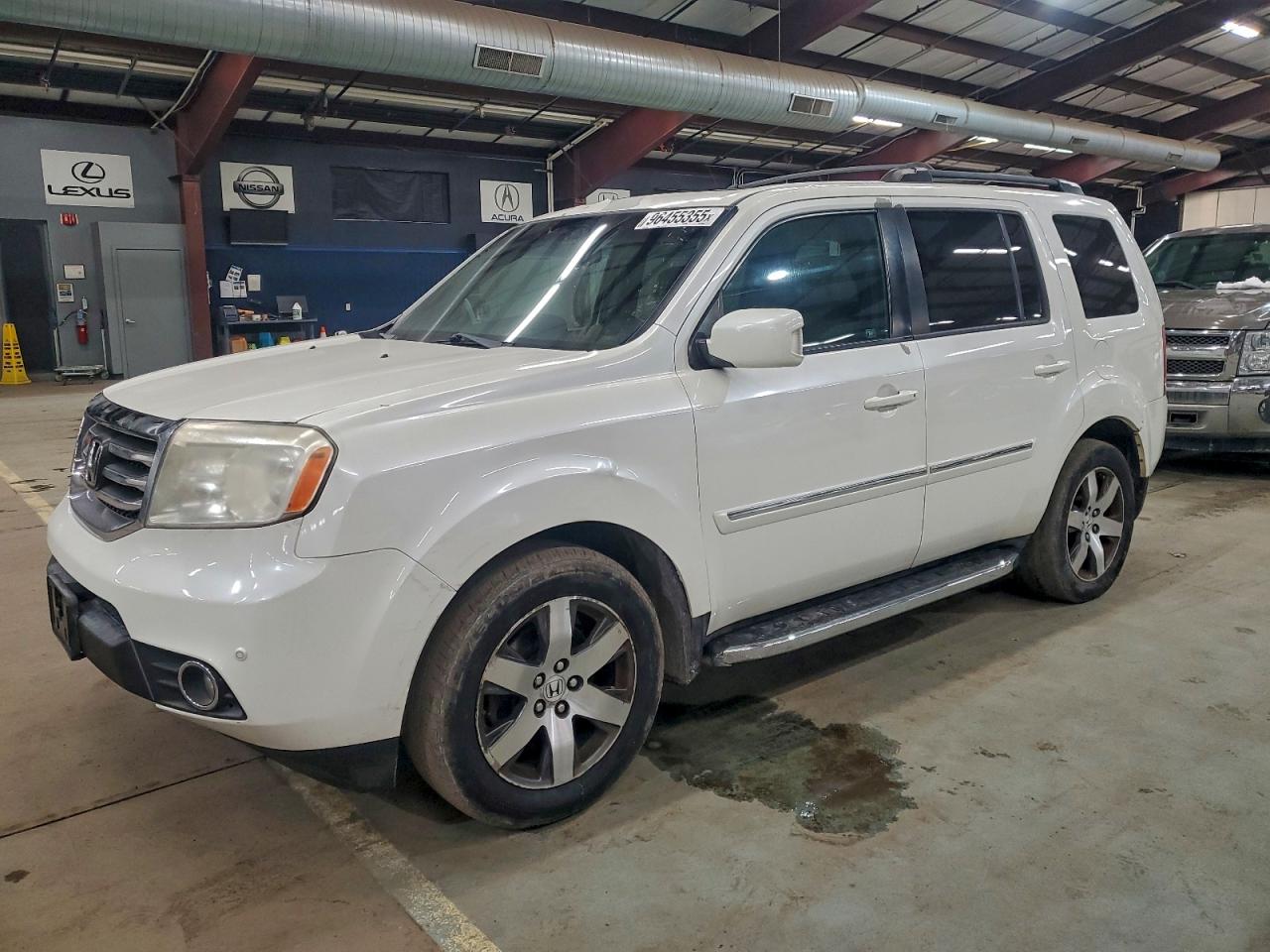 Salvage Honda Pilot Image