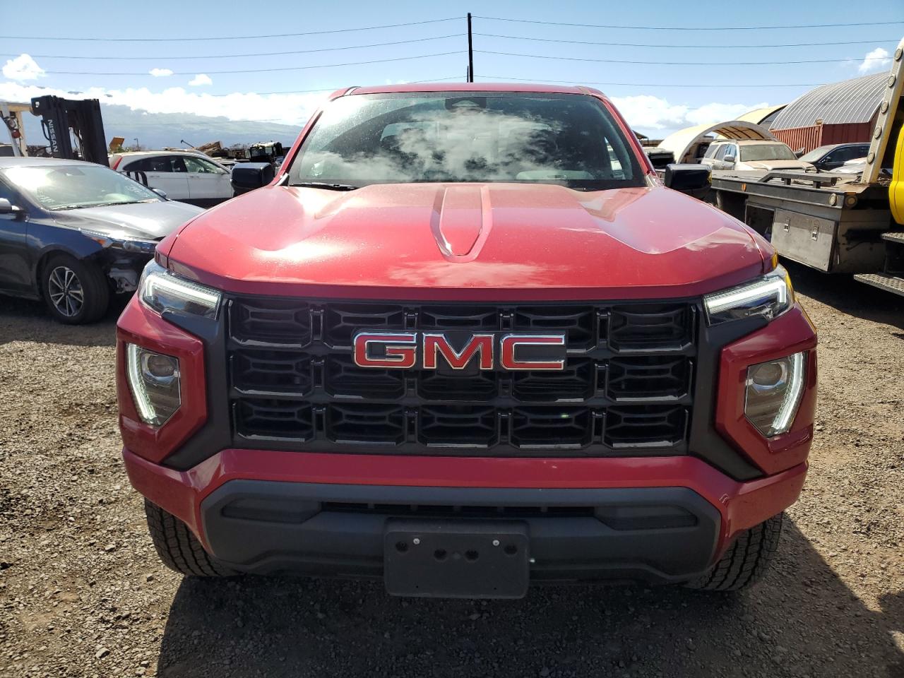 GMC Canyon Elevation