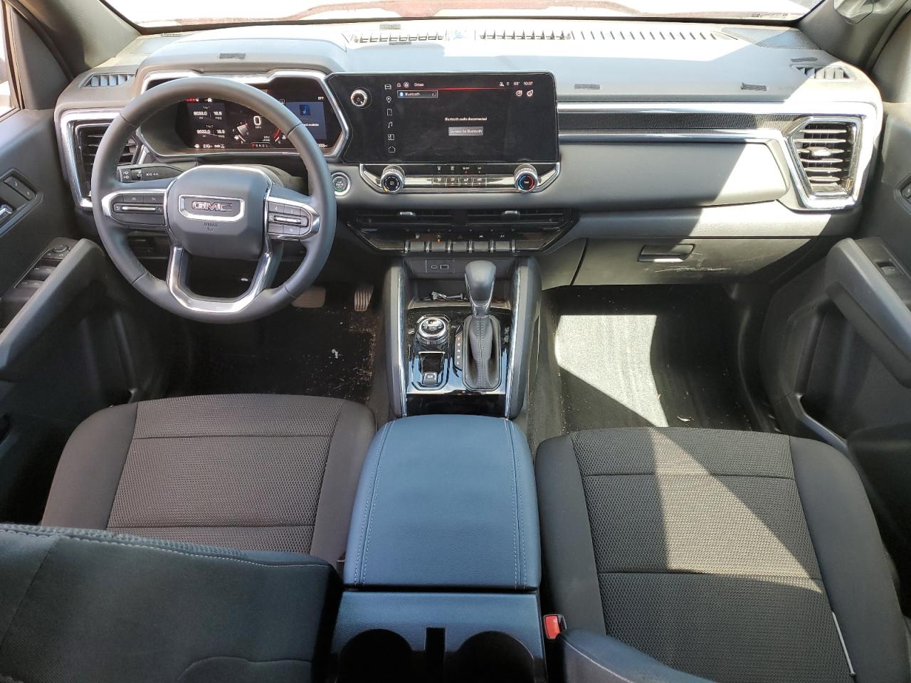 GMC Canyon Elevation