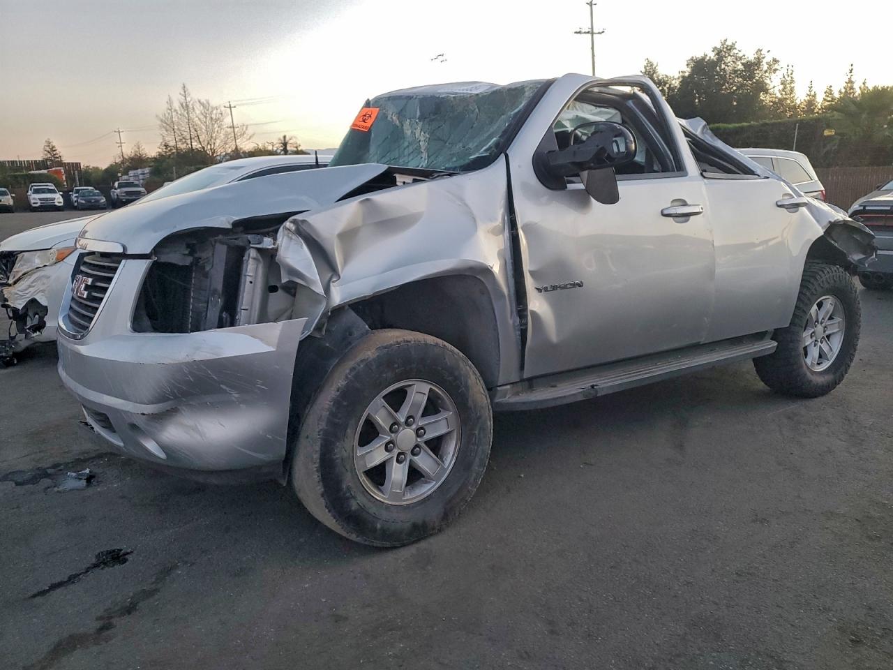 Salvage GMC Yukon Image