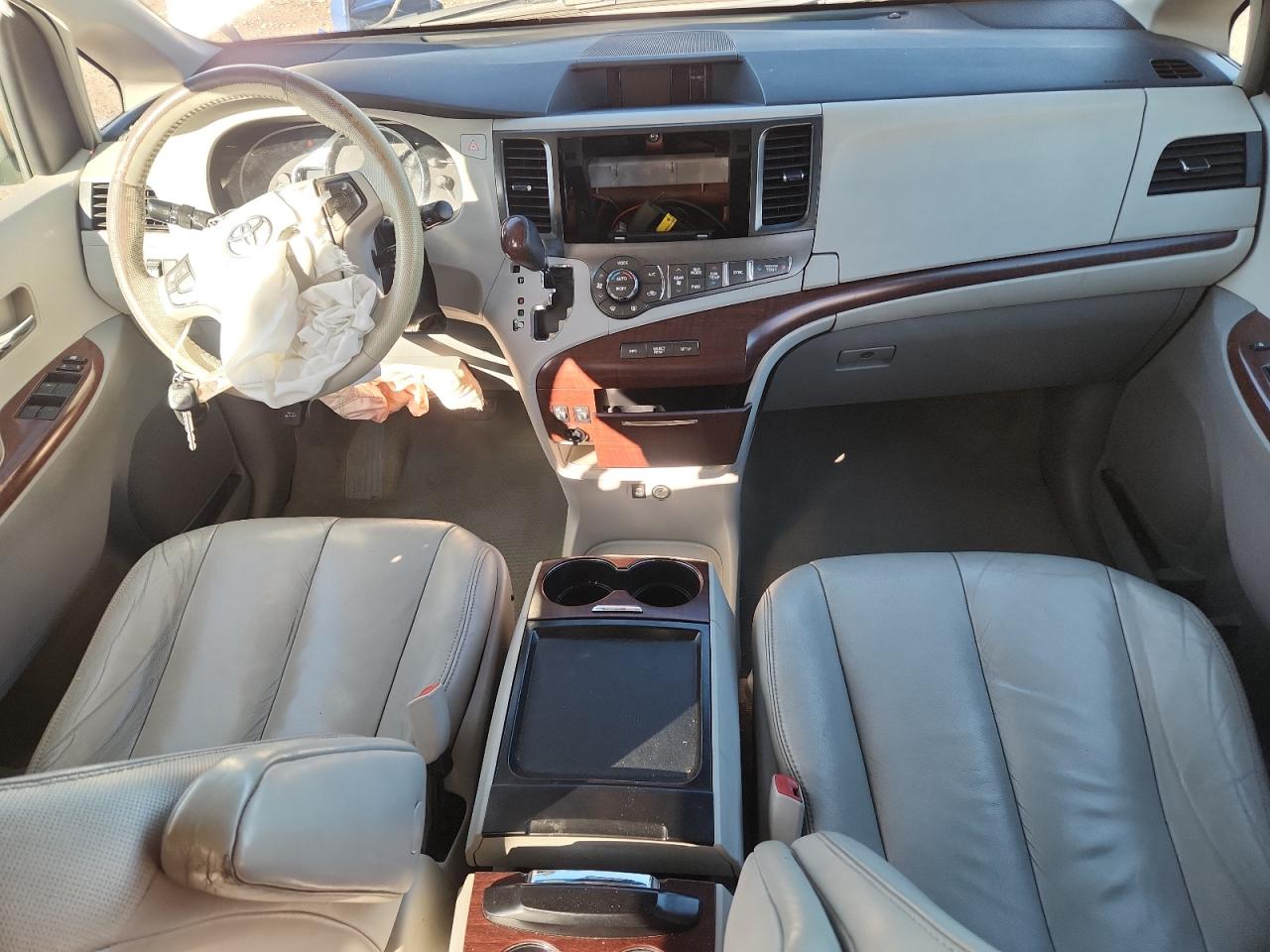 Toyota Sienna Xle
