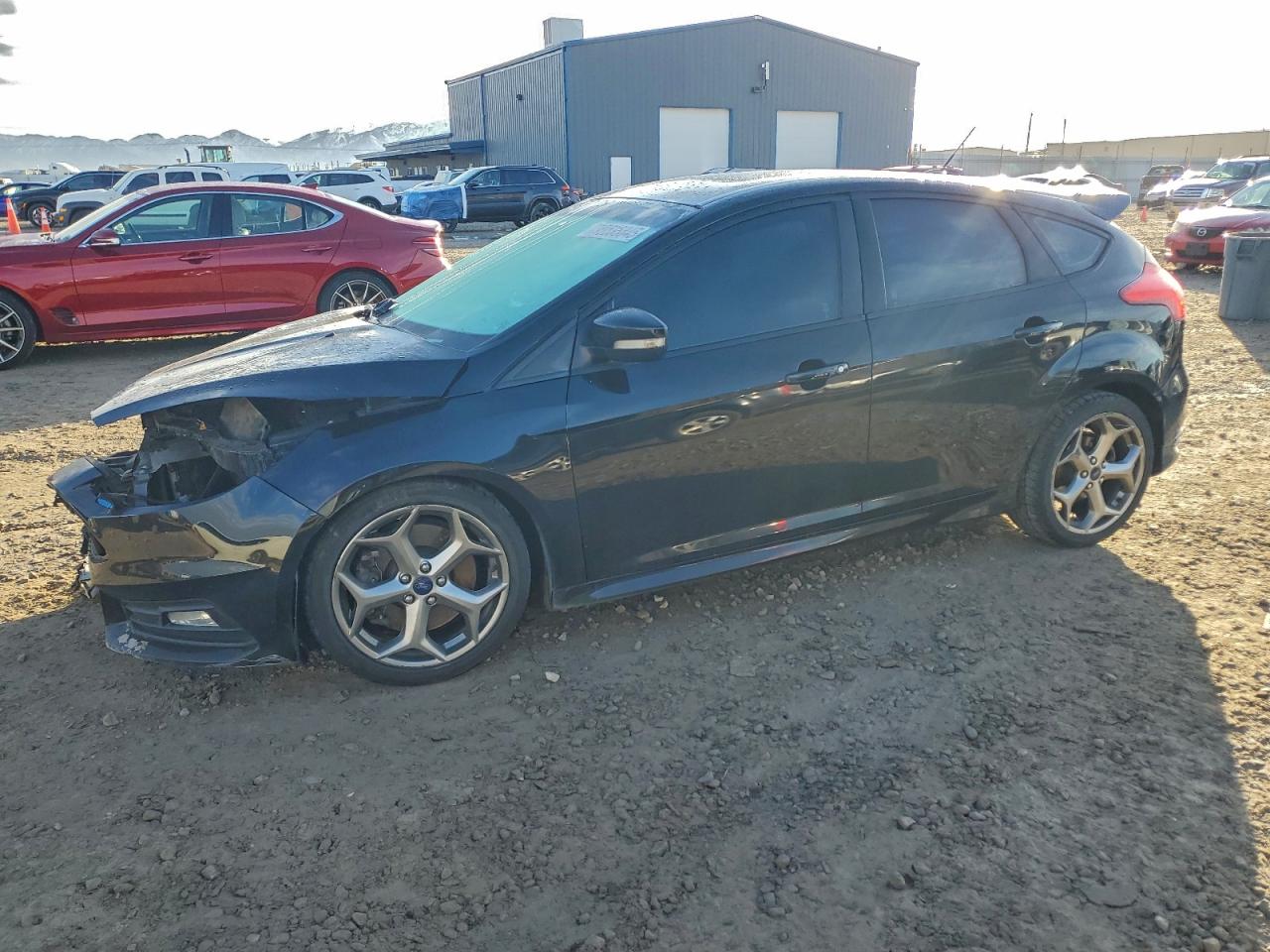 Salvage Ford Focus Image