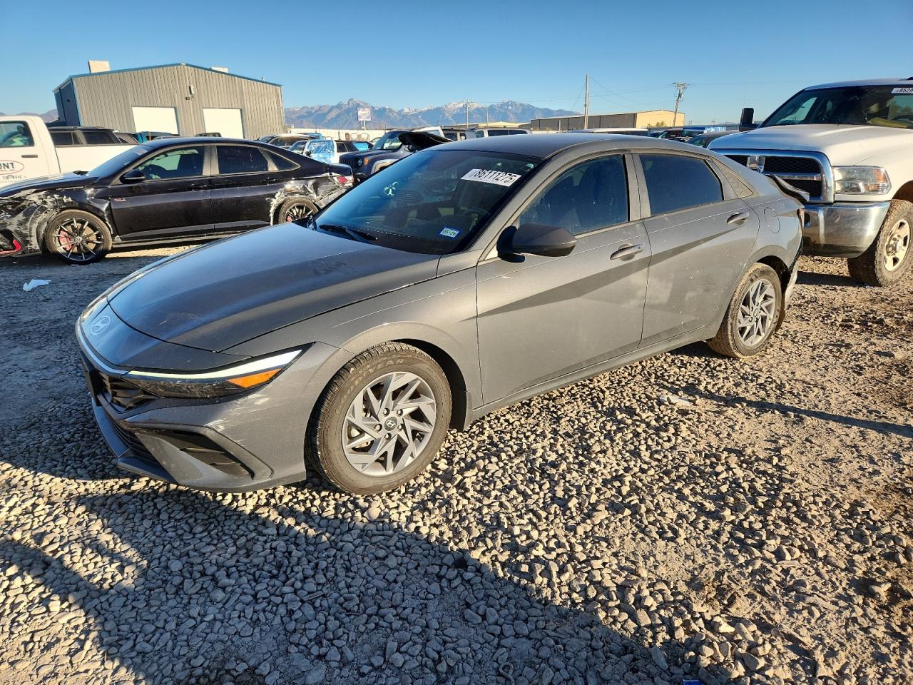 Salvage Hyundai ELANTRA Image