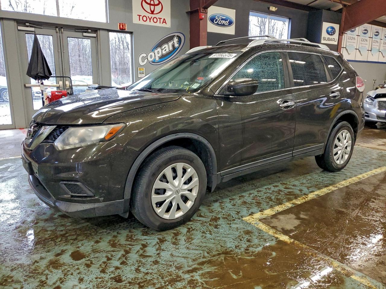 Salvage Nissan Rogue Image
