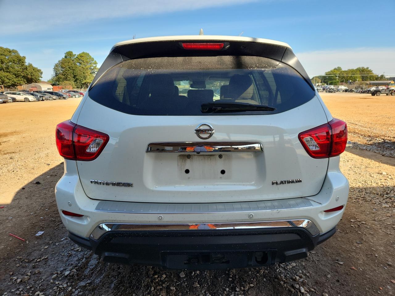 Nissan Pathfinder S