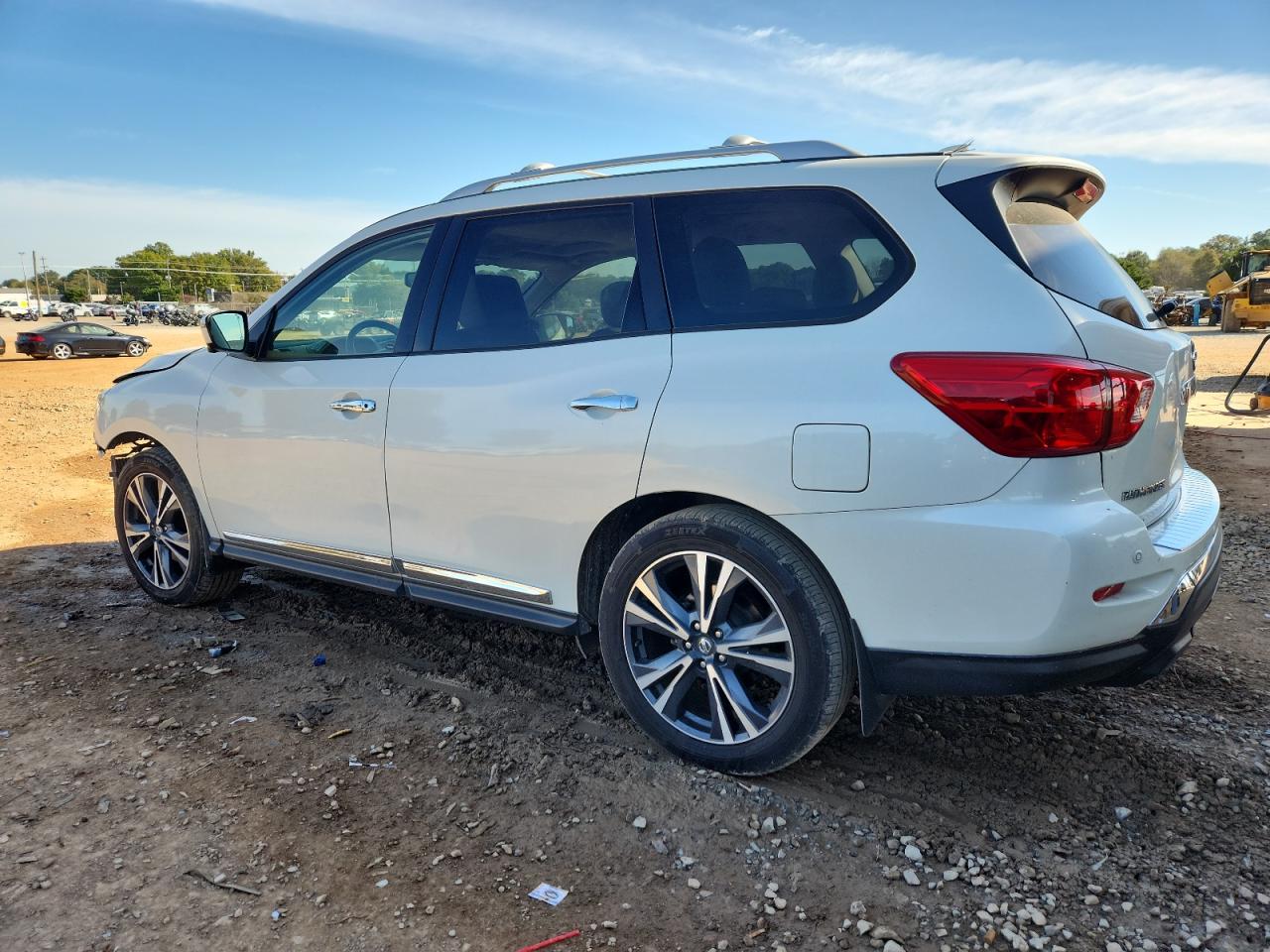 Nissan Pathfinder S