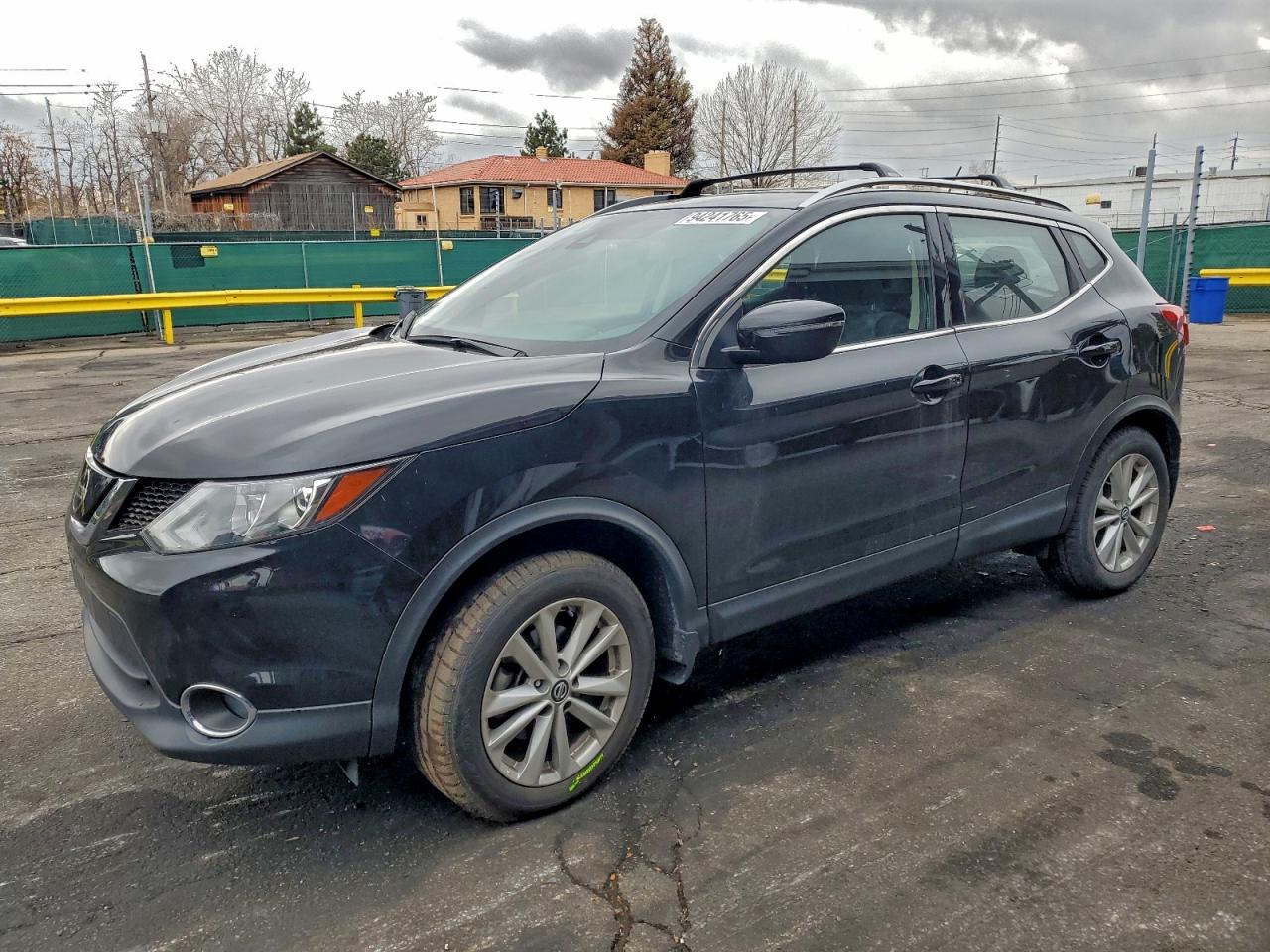 Salvage Nissan Rogue Image