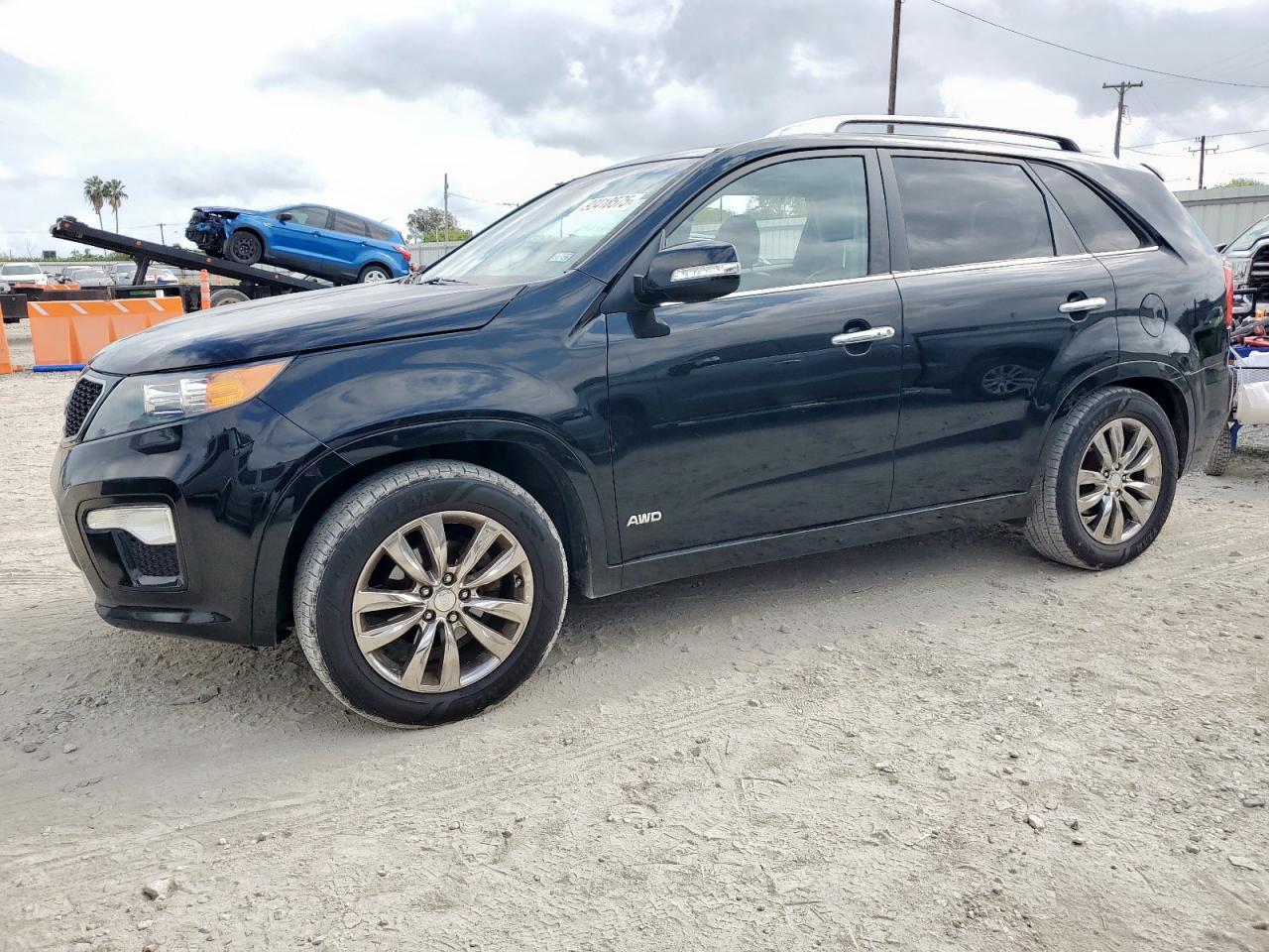 Salvage Kia Sorento Image
