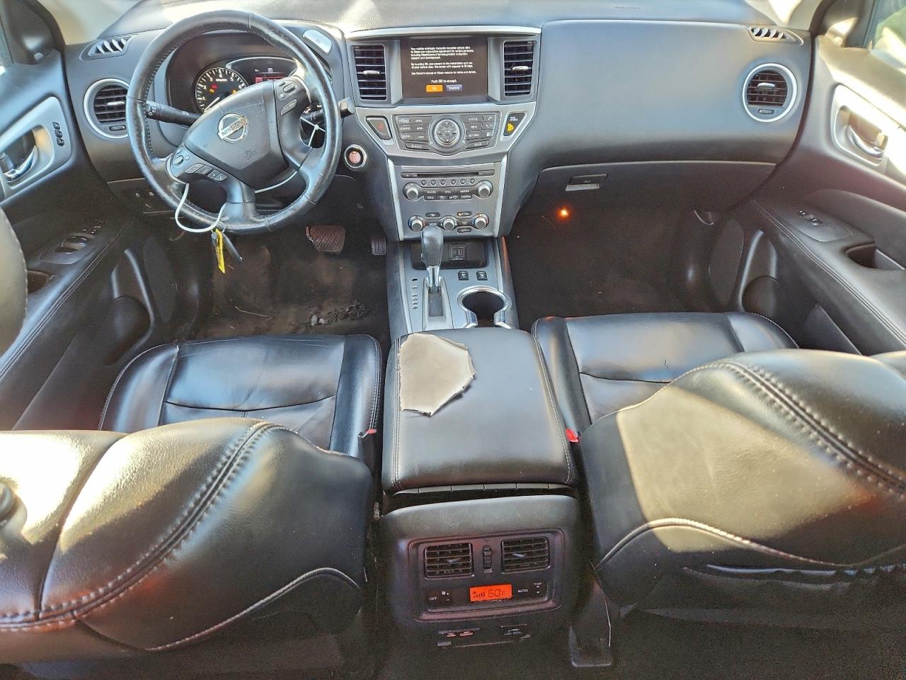 Nissan Pathfinder S