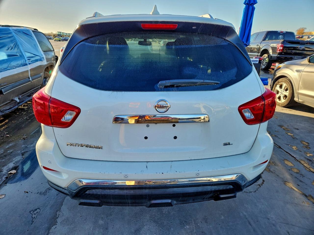 Nissan Pathfinder S