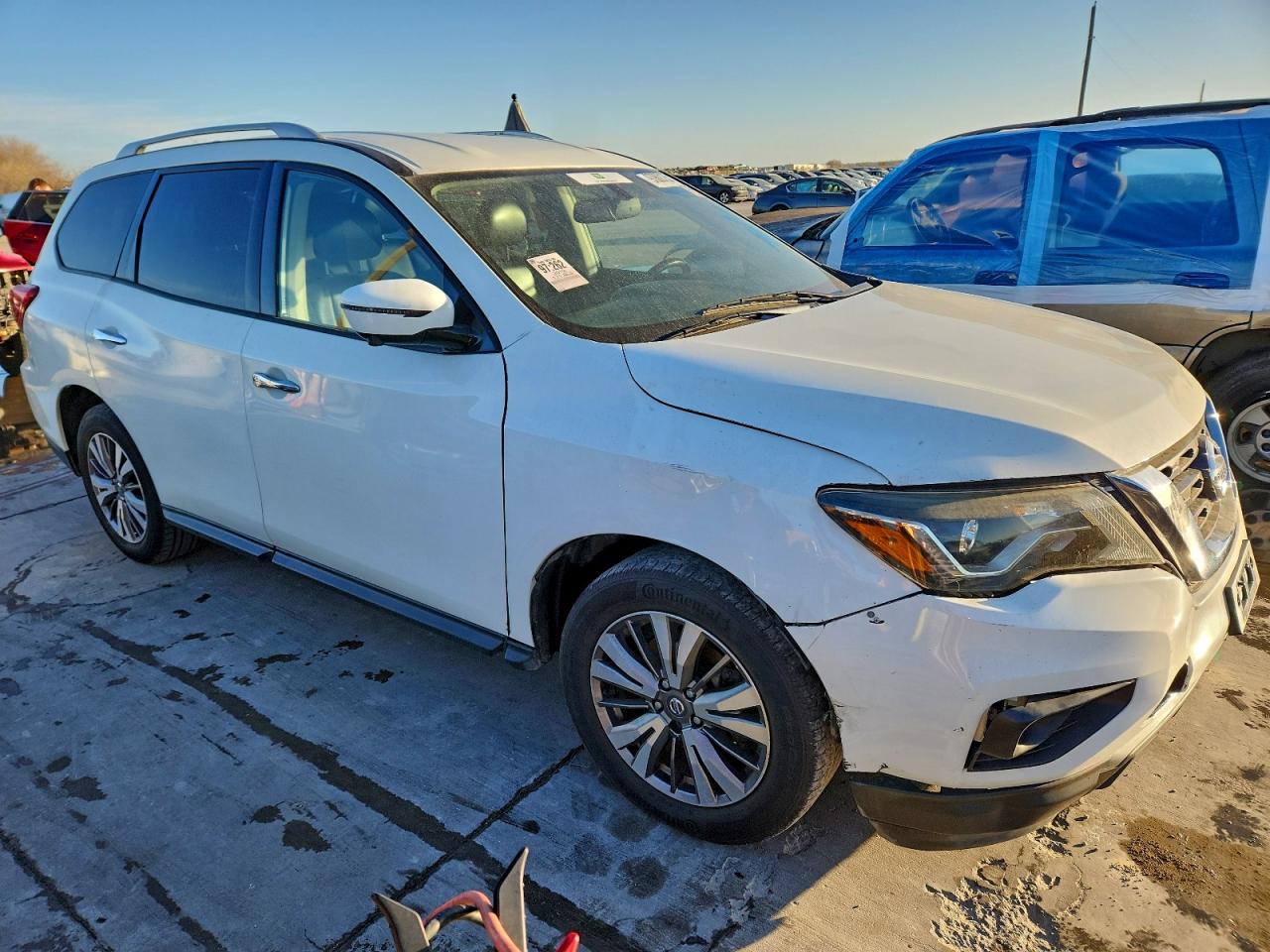 Nissan Pathfinder S