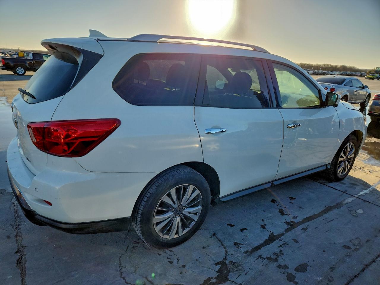 Nissan Pathfinder S