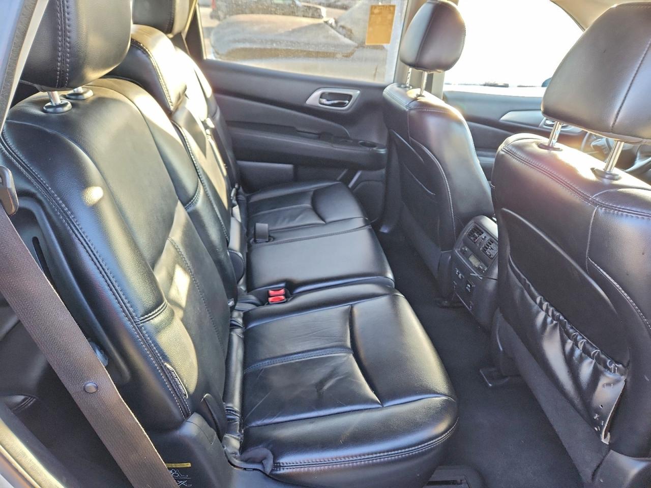 Nissan Pathfinder S