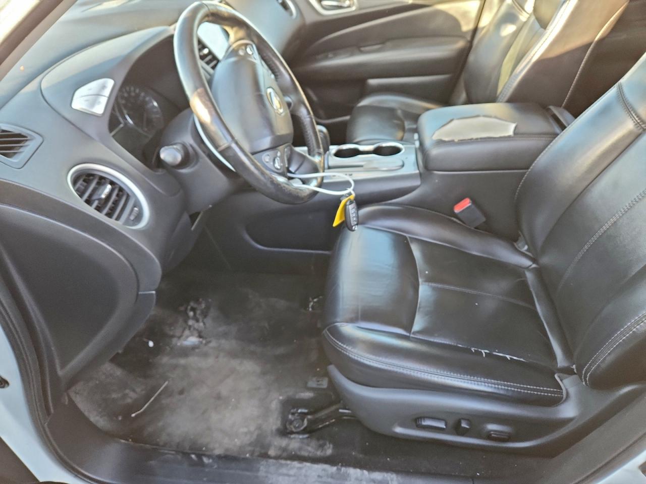 Nissan Pathfinder S