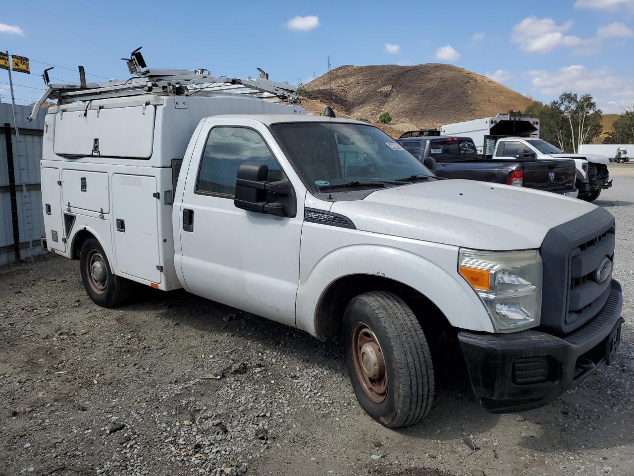 Salvage Ford F-350 Image
