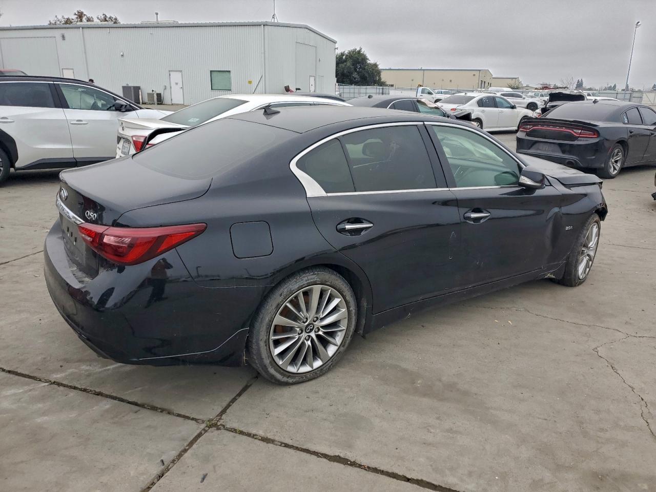 INFINITI Q50 Pure