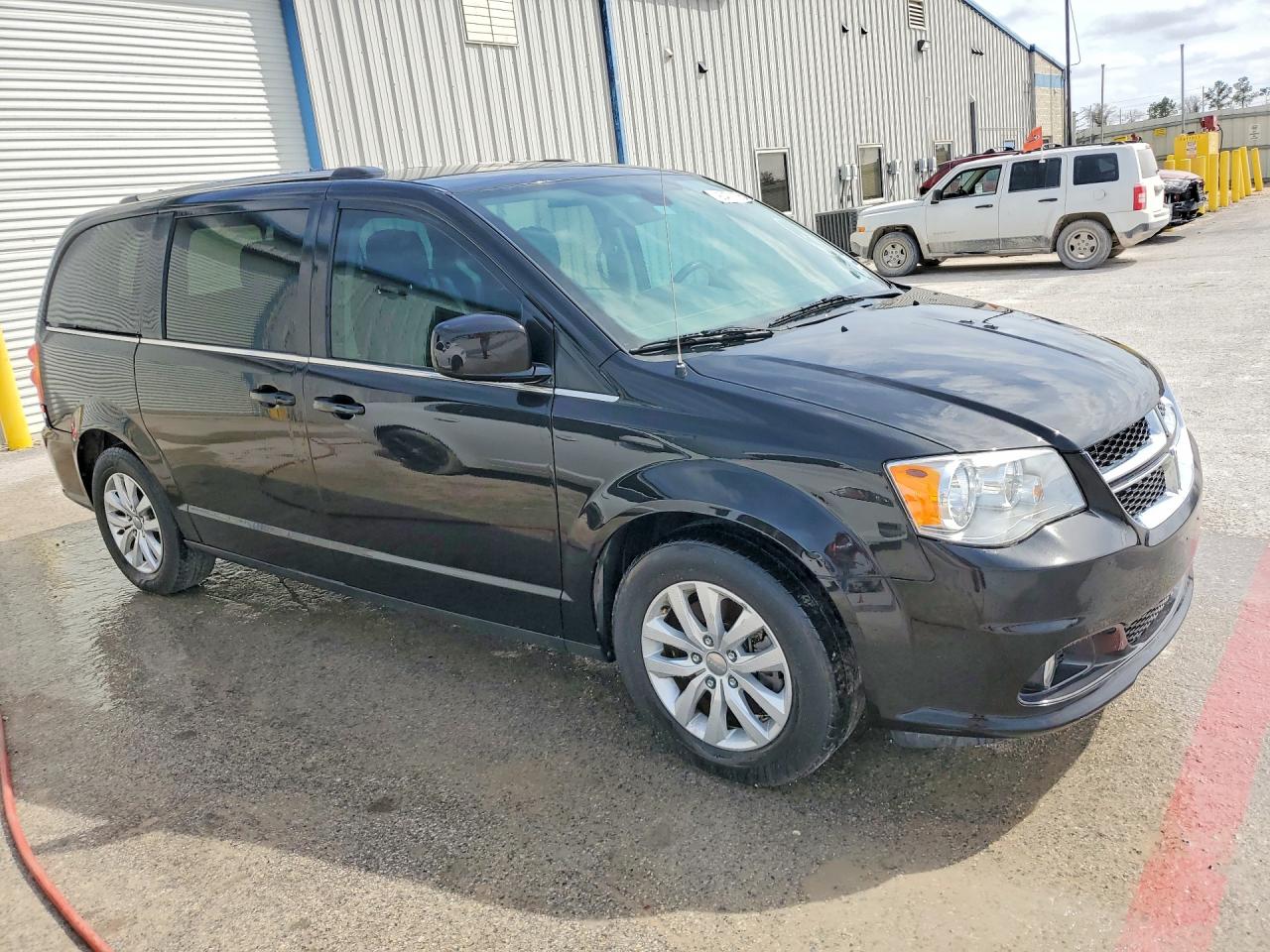 Dodge Caravan Sxt