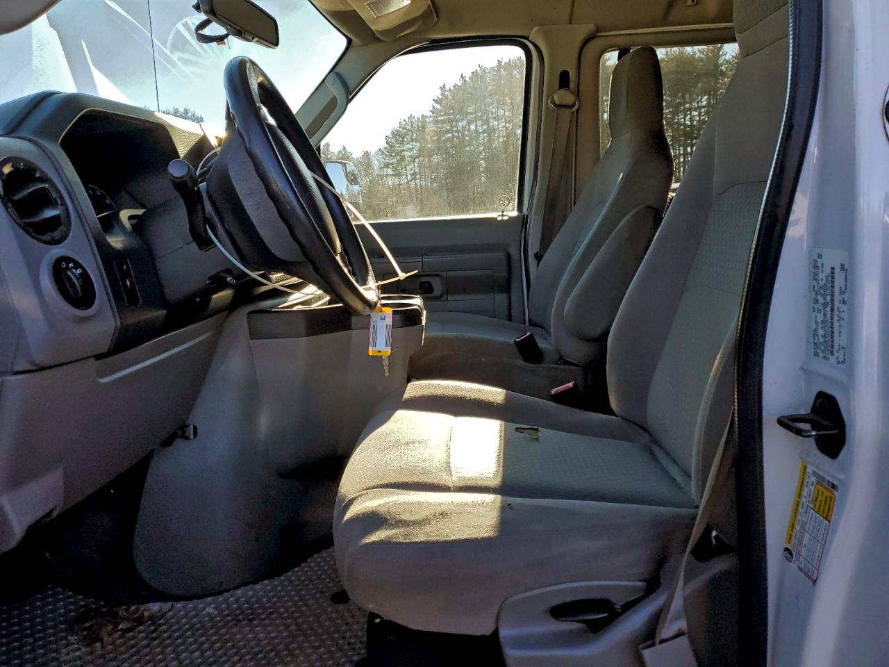 Ford Econoline E350 Super Duty Wagon