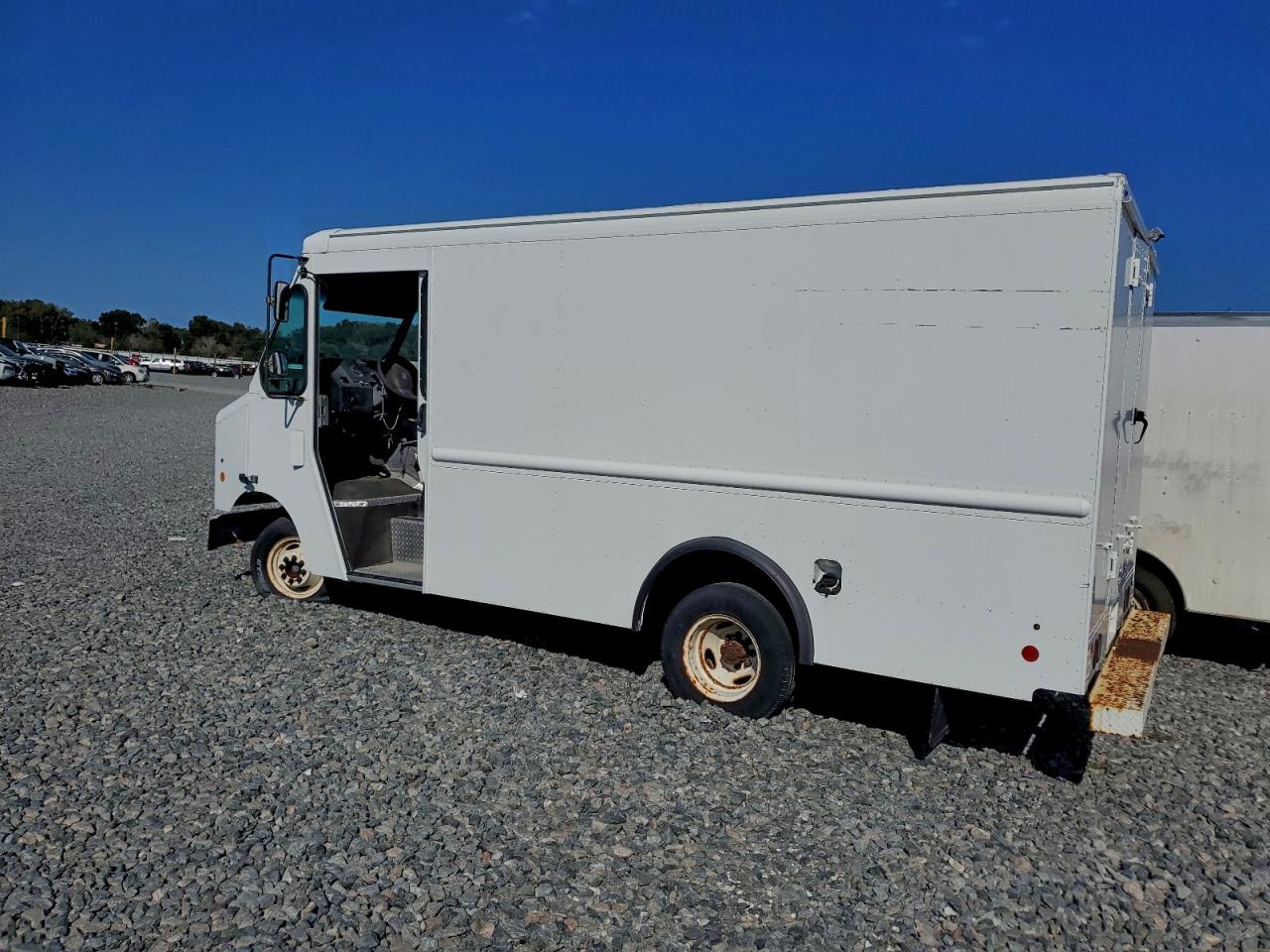 Ford Econoline E350 Super Duty Stripped Chassis