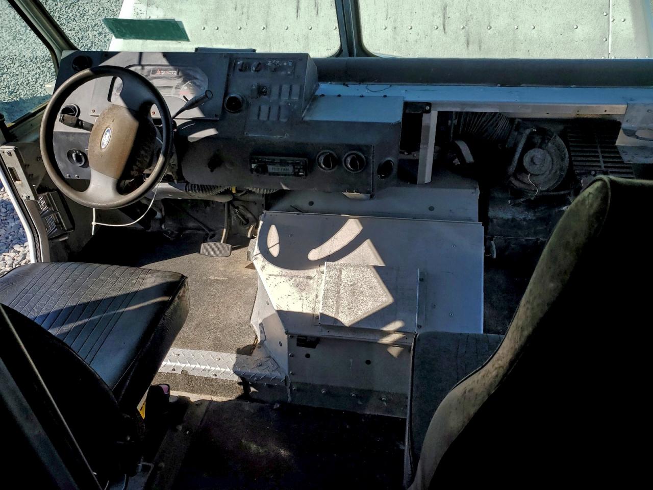 Ford Econoline E350 Super Duty Stripped Chassis