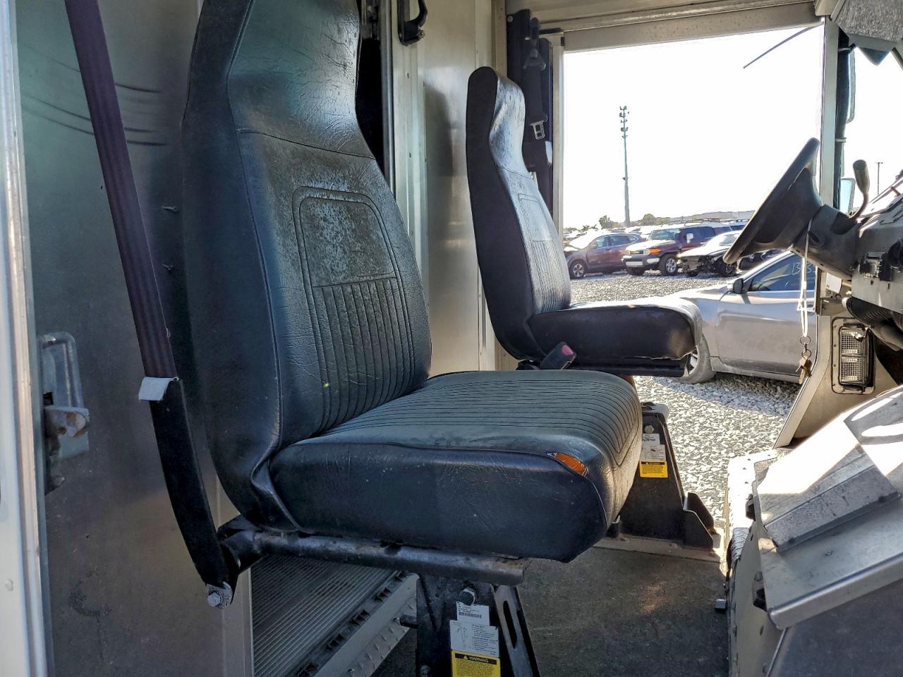 Ford Econoline E350 Super Duty Stripped Chassis