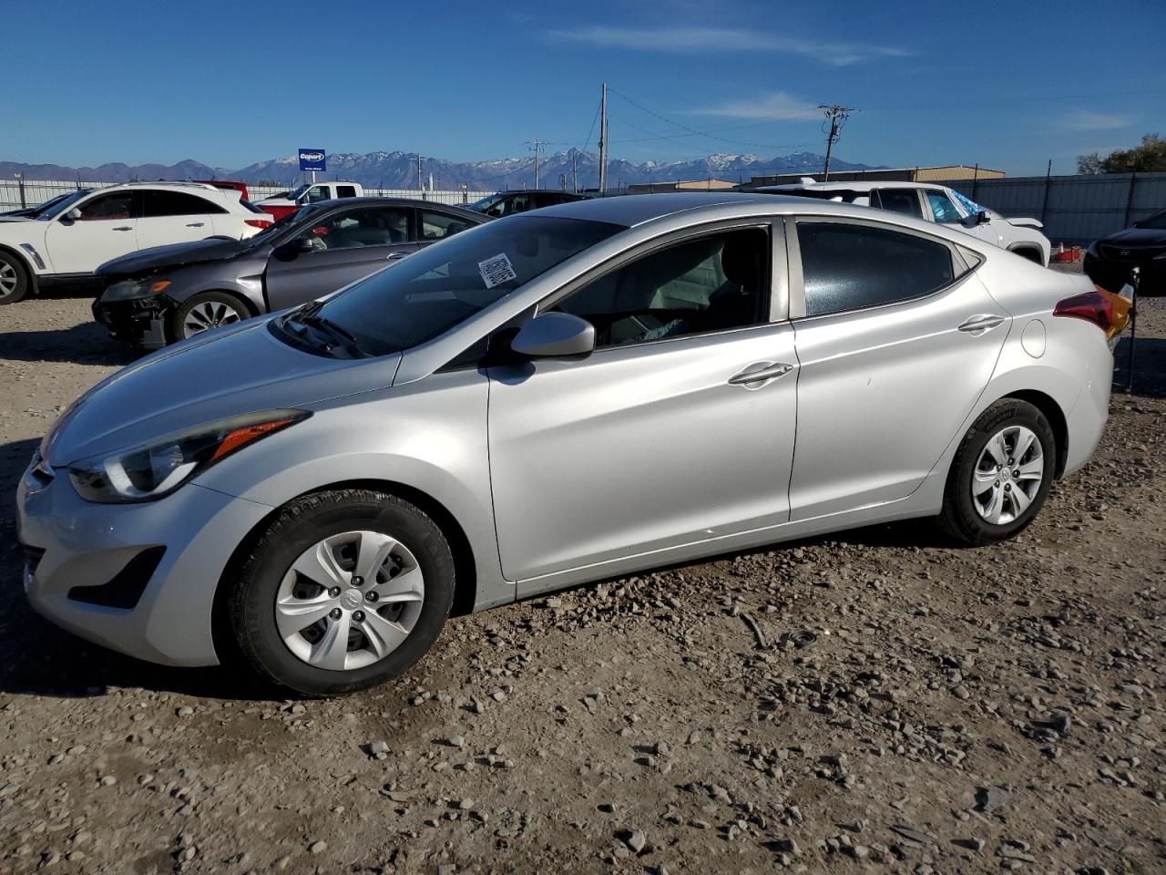 Salvage Hyundai ELANTRA Image