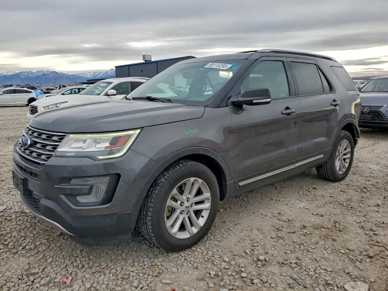 Salvage Ford Explorer Image