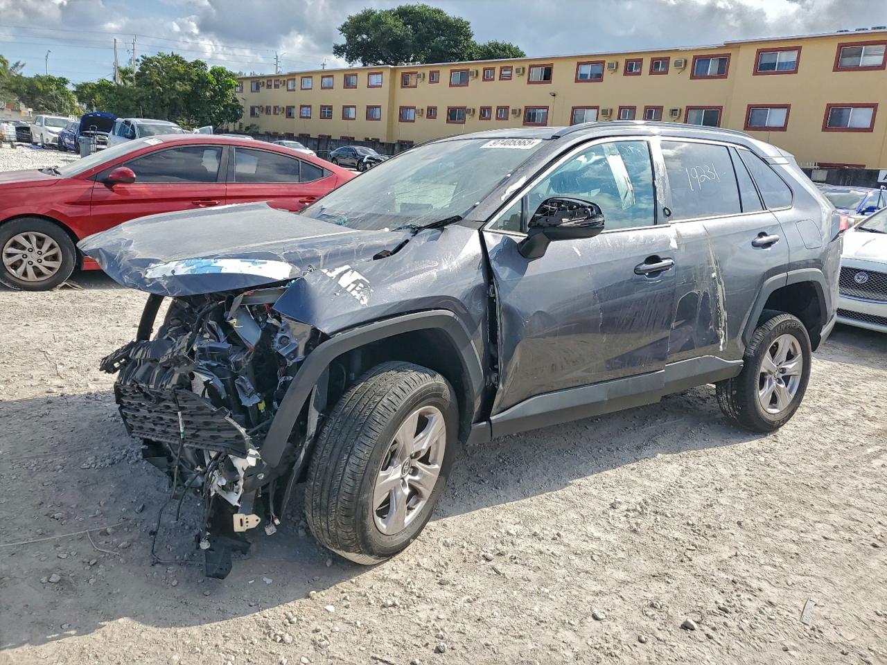 Salvage Toyota RAV4 Image