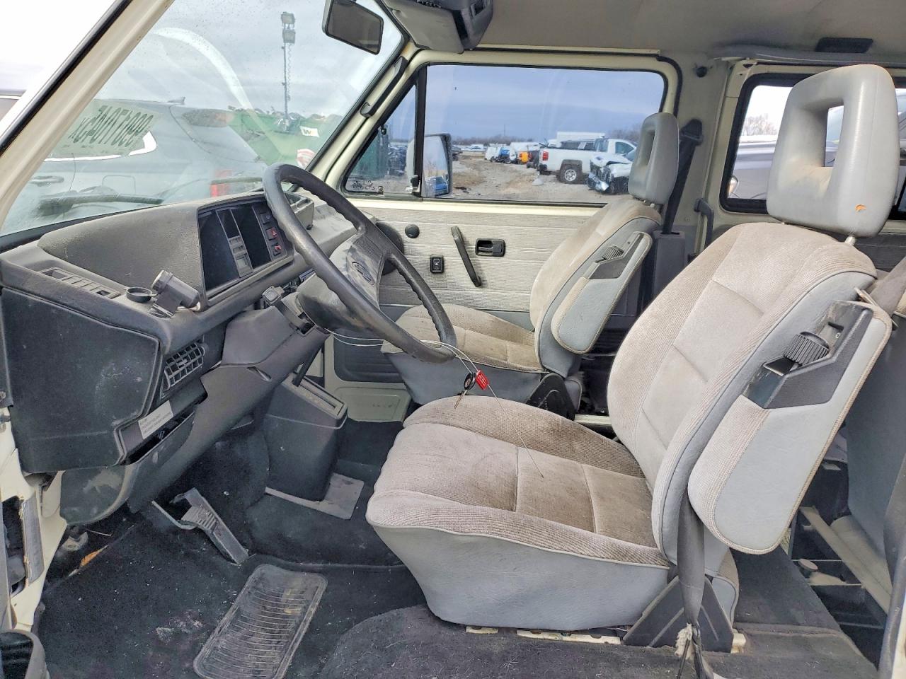 Volkswagen Minivan Bus