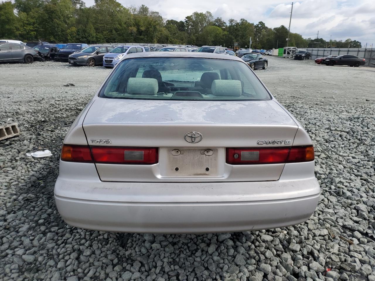 Toyota Camry Ce