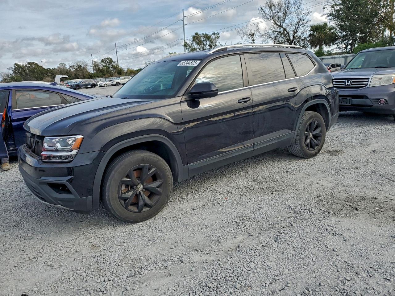 Salvage Volkswagen Atlas Image