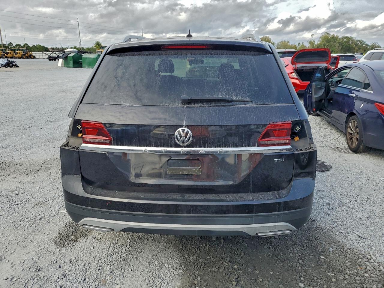 Volkswagen Atlas S