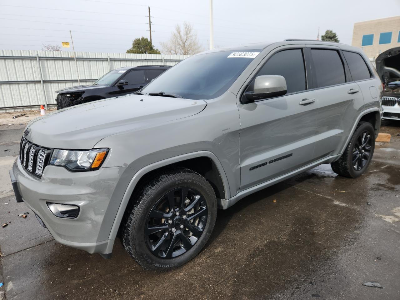 Salvage Jeep Grand Cherokee Image