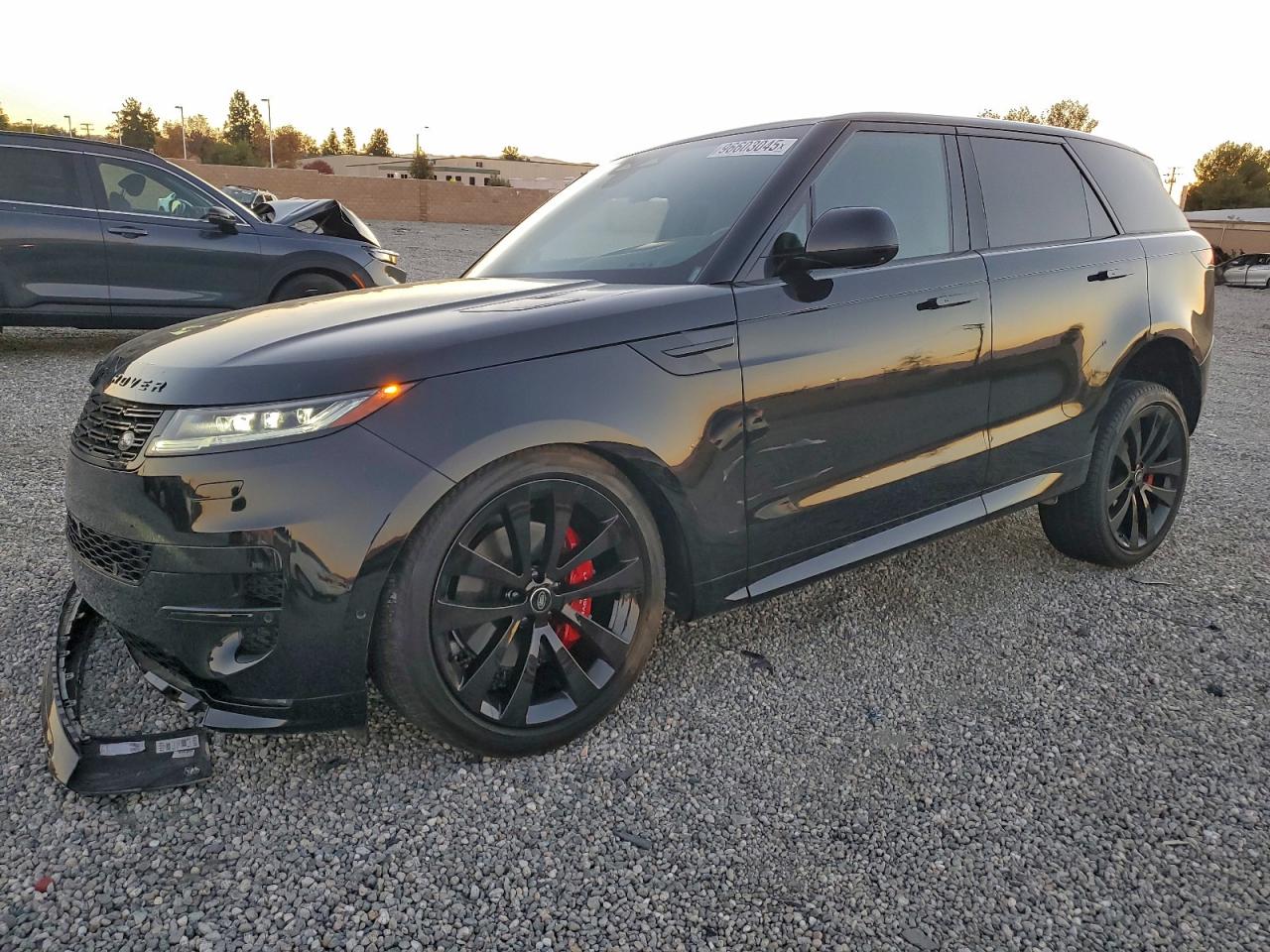 Salvage Land Rover Range Rover Image