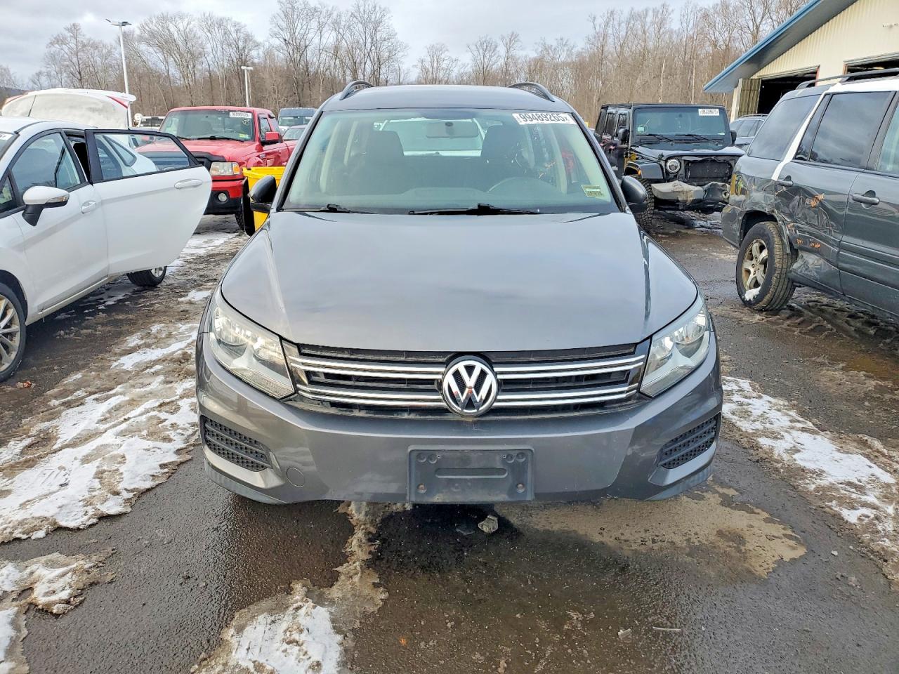 Volkswagen Tiguan S