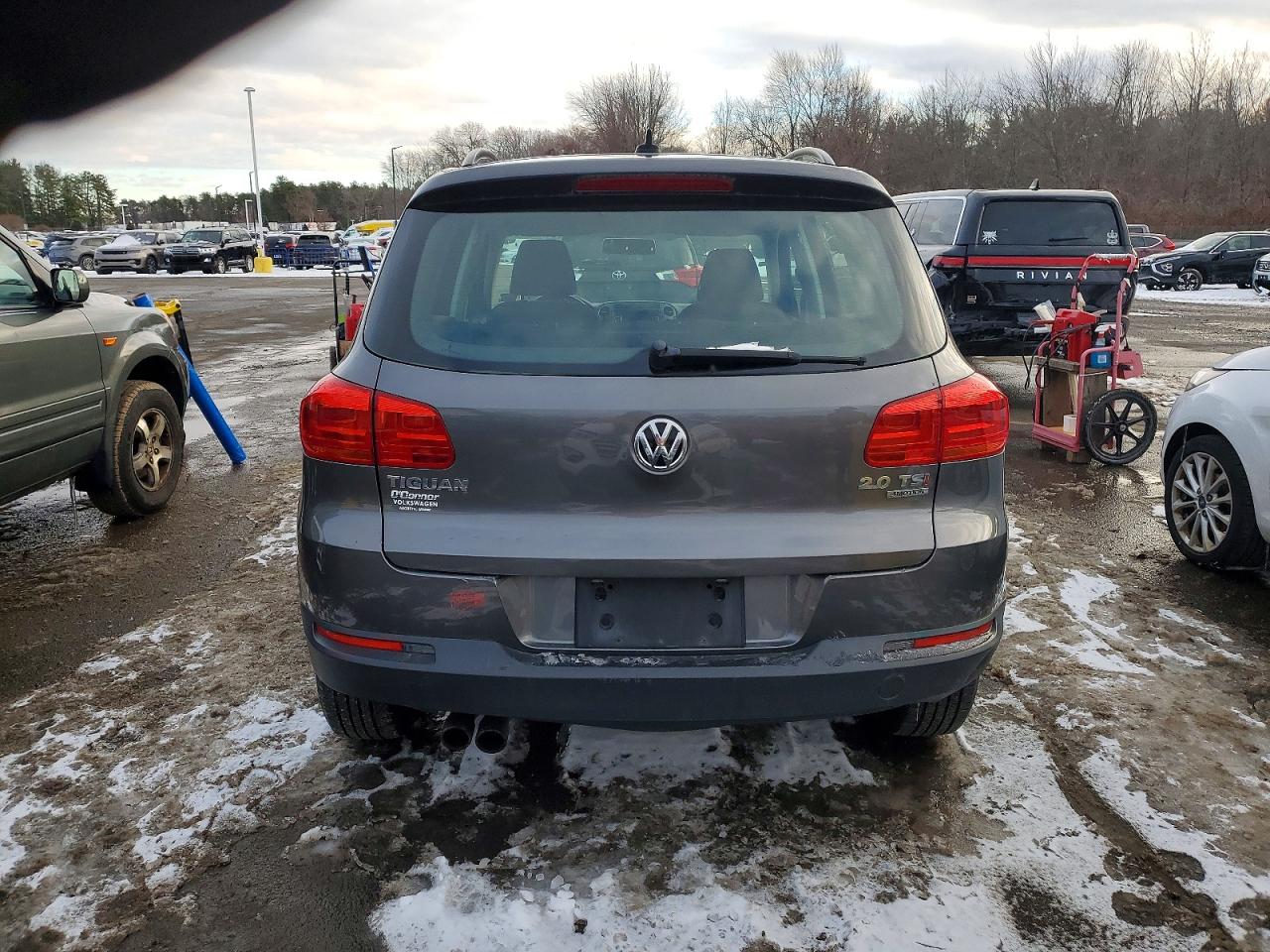 Volkswagen Tiguan S