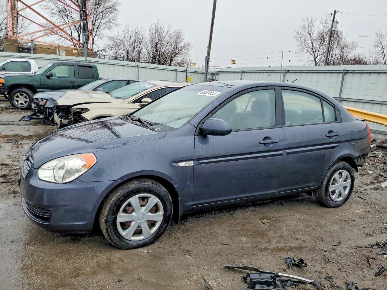Salvage Hyundai ACCENT Image