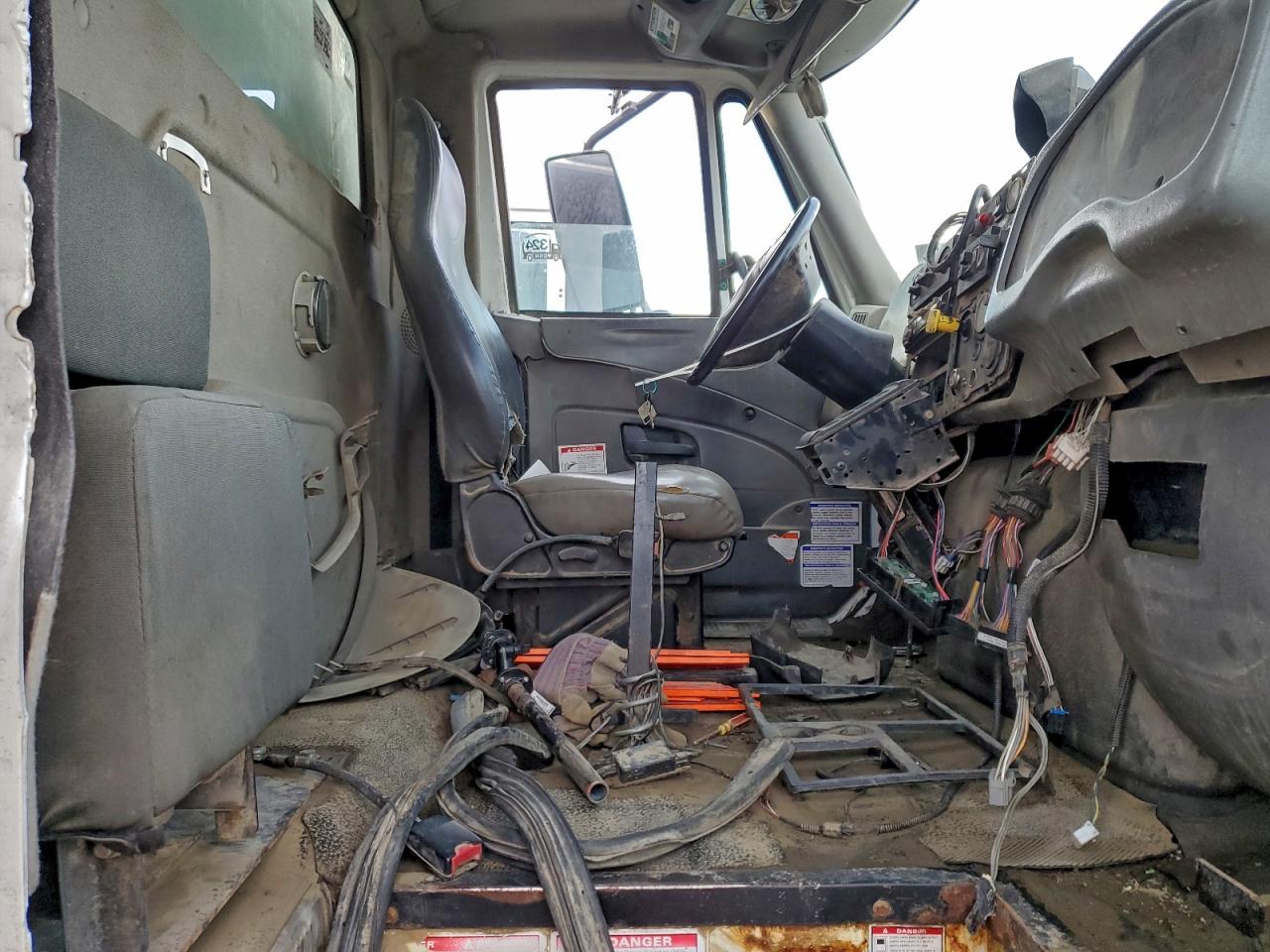 International 7000 7400